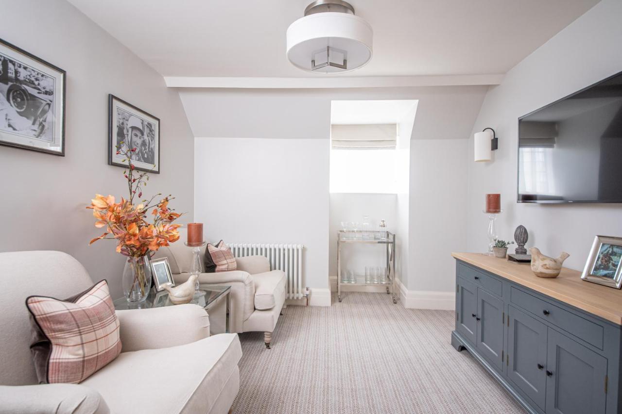 Monkey Island Estate - Small Luxury Hotels Of The World Bray Exterior photo The interior of a typical apartment at The Old Sorting Office