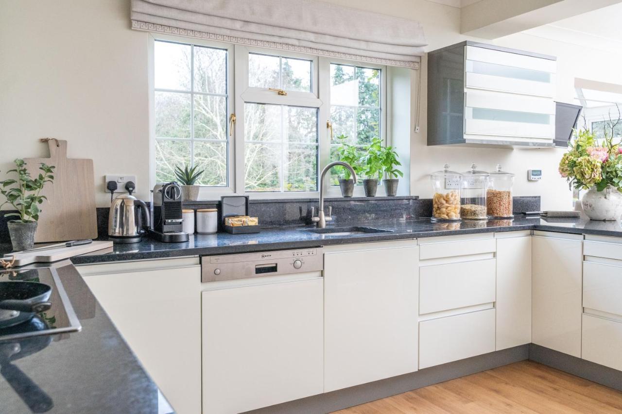 Monkey Island Estate - Small Luxury Hotels Of The World Bray Exterior photo A modern kitchen