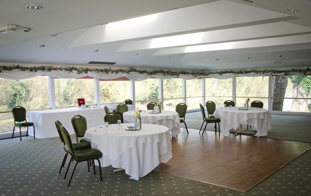 Monkey Island Estate - Small Luxury Hotels Of The World Bray Exterior photo The interior of the clubhouse