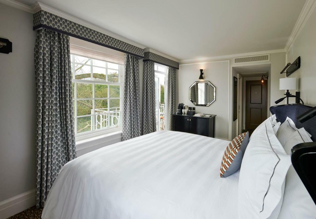 Monkey Island Estate - Small Luxury Hotels Of The World Bray Exterior photo A bedroom at the hotel