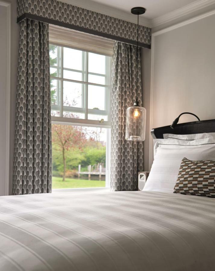 Monkey Island Estate - Small Luxury Hotels Of The World Bray Exterior photo A room at the hotel