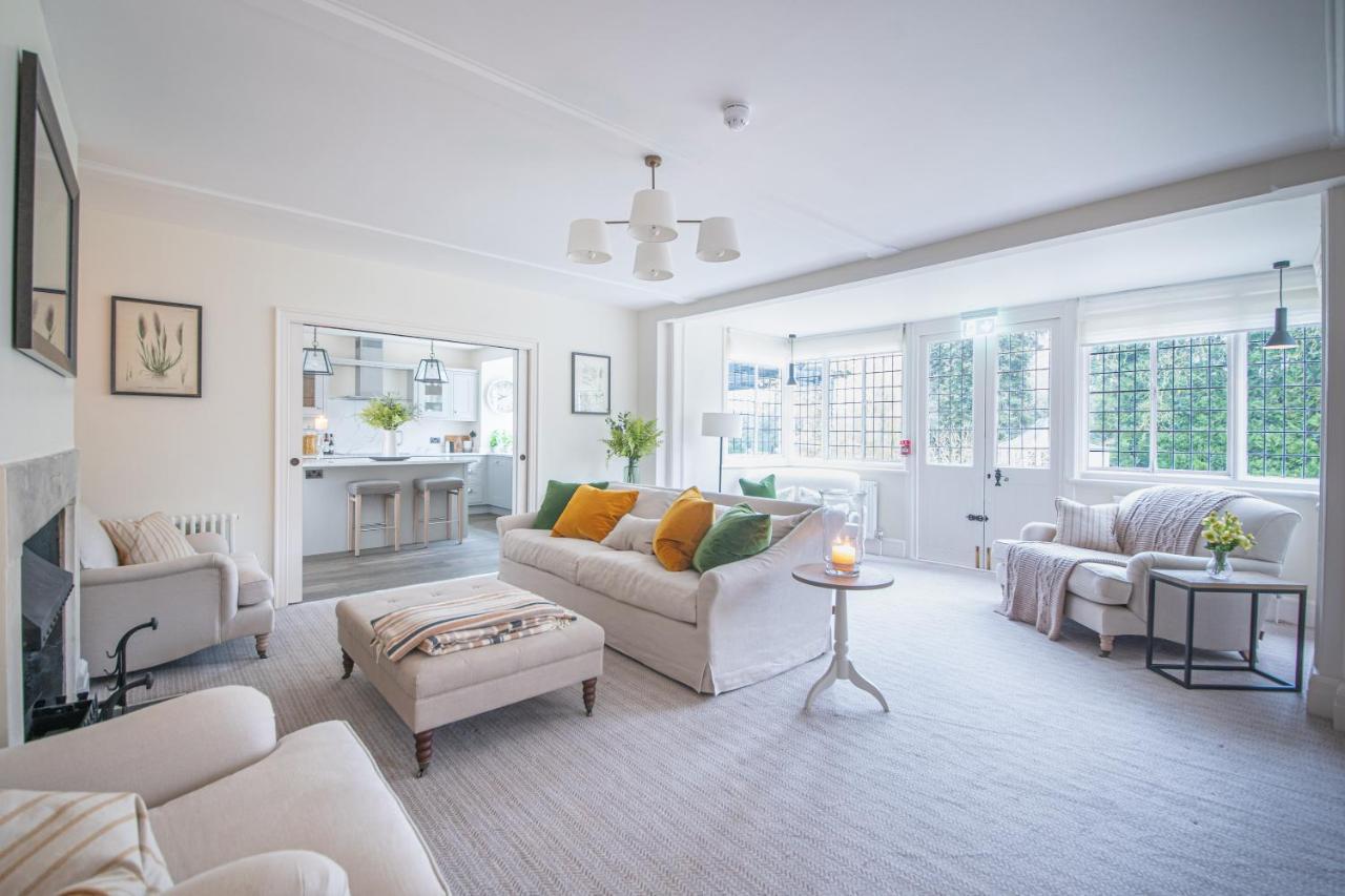 Monkey Island Estate - Small Luxury Hotels Of The World Bray Exterior photo Interior of a typical apartment